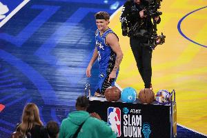 Scotto：步行者与麦克朗签下的是2年无保障合同 第二年有球队选项