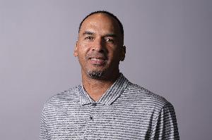 末节崩盘遭活塞逆转！独行侠媒体晒图开喷：尼科-哈里森脑损伤