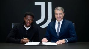 瑞天空：乔纳森-戴维可能在冬季离开尤文，已经联系过热刺和拜仁