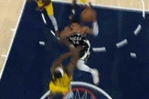 风卷残云！字母哥反击一条龙 起飞力压防守战斧暴扣