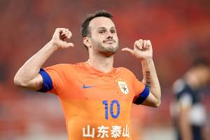 卡扎伊什维利：特别感谢克雷桑给我两次罚点机会，下次再也不罚了