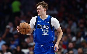 弗拉格谈给球迷签名：我懂场边支持别人感受 这可能改变球迷人生