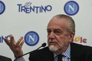 德佬：马拉多纳球场就是个垃圾场 欧冠之夜也只能赚到300万欧